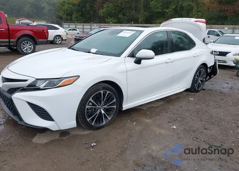 2018 Toyota Camry Se z USA, uszkodzony, nr VIN 4T1B11HK3JU021612